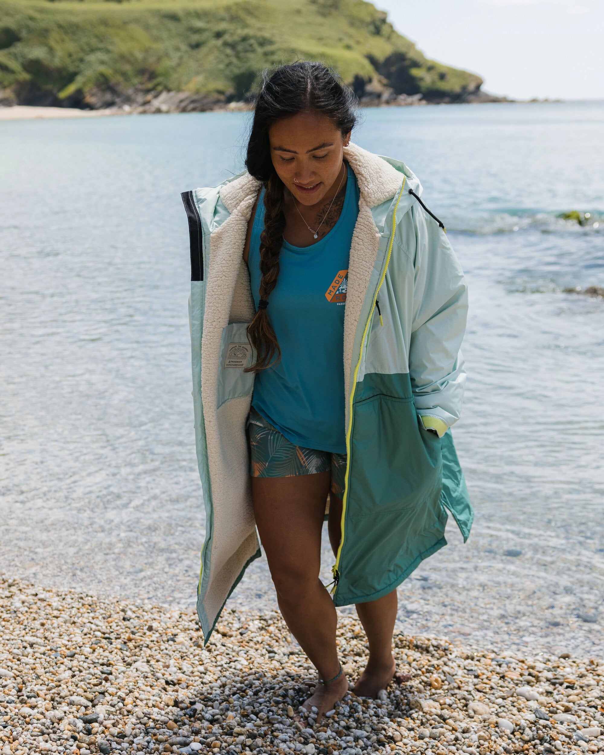 Waves Recycled Sherpa Lined Changing Robe - Surf Spray/Deep Sea - Lifestyle - Female