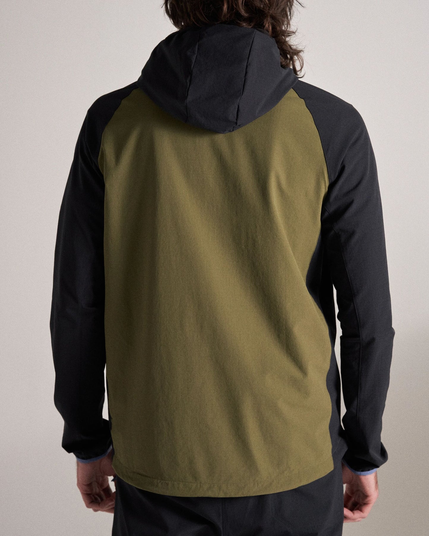 Roamer Light Recycled Softshell Jacket - Black/Khaki - Studio Ecomm