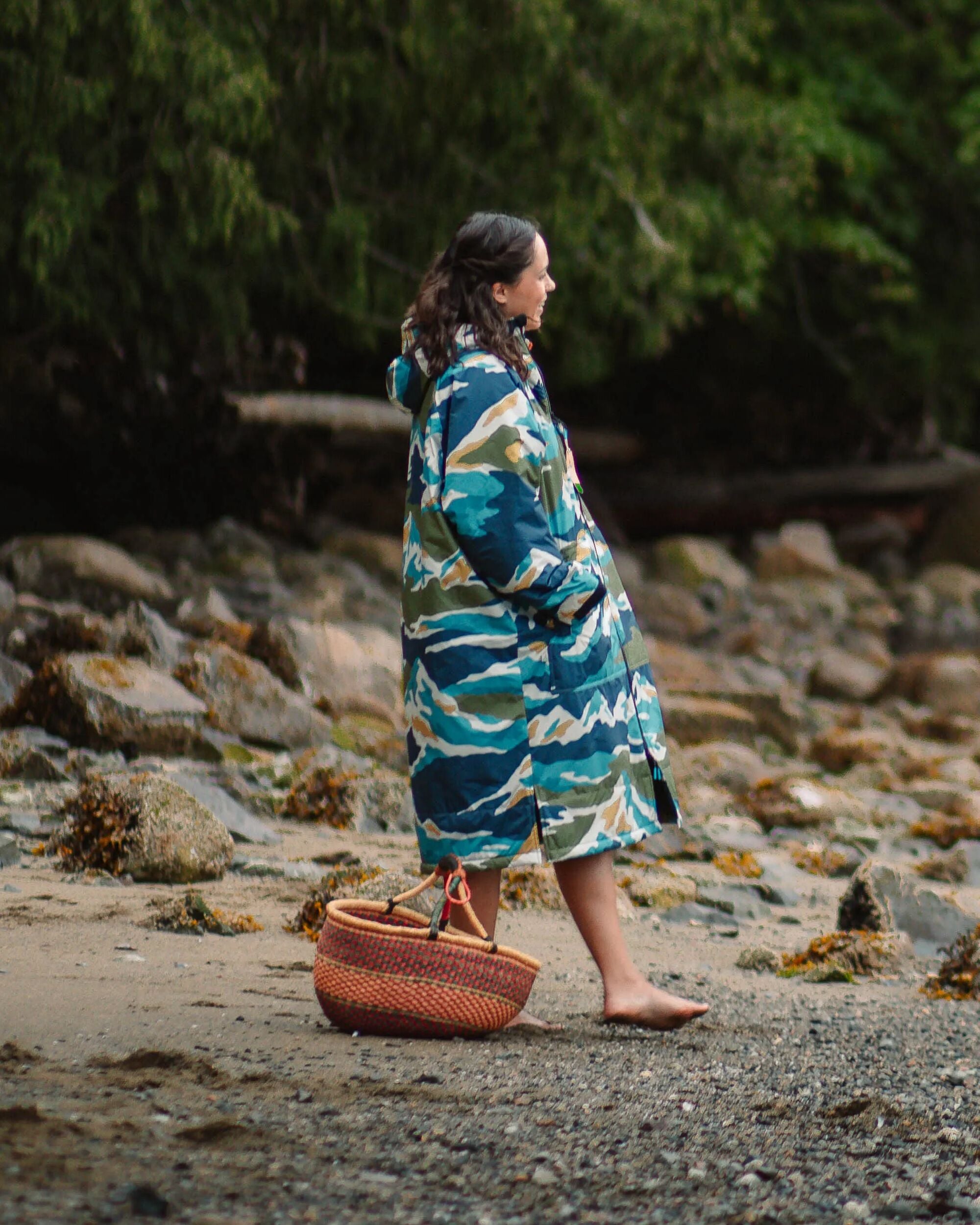 Waves Recycled Sherpa Lined Changing Robe - Mount Scenic Khaki - Lifestyle - Female