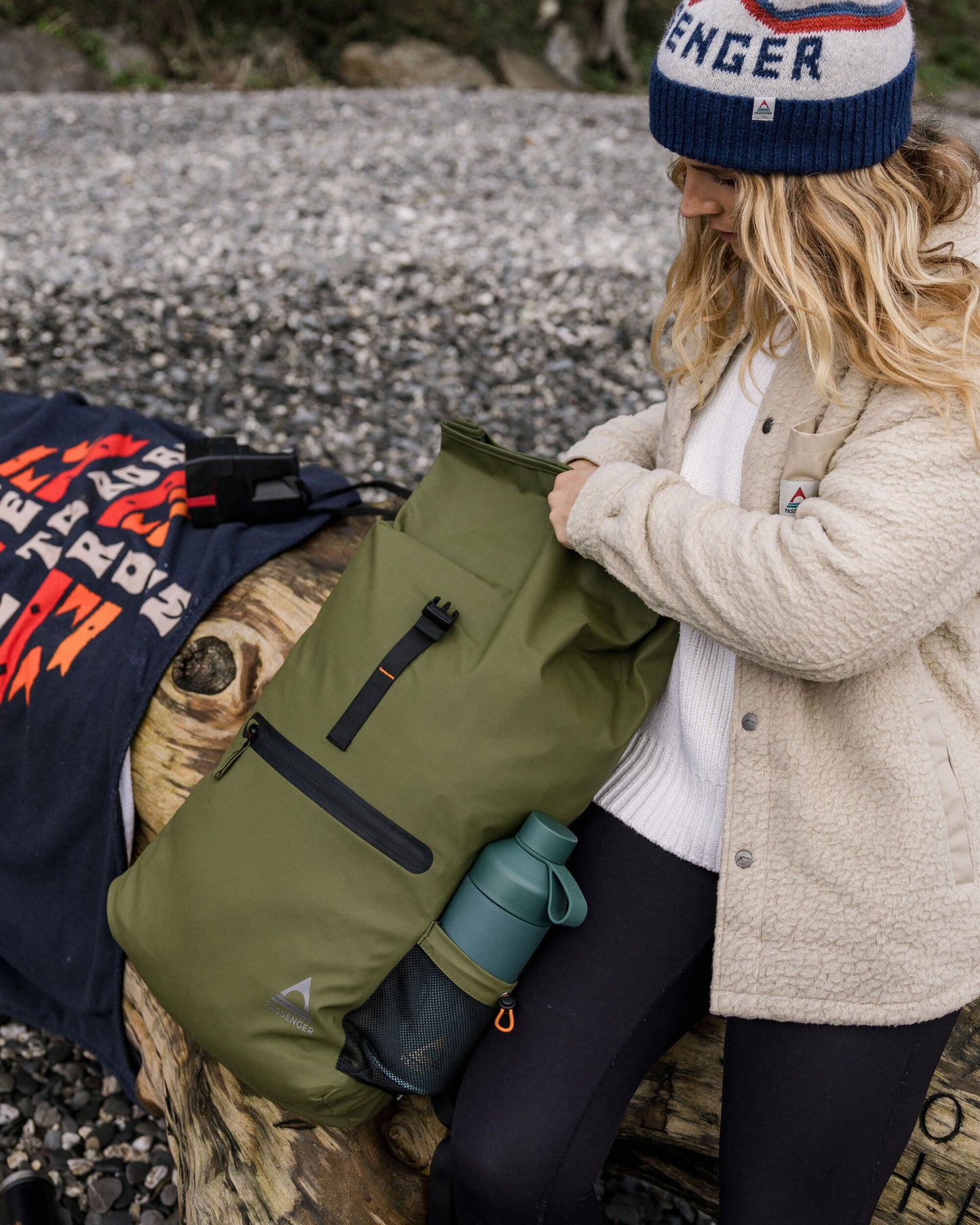 Crossing Roll Top Backpack - True Black/ Khaki - Lifestyle - Female
