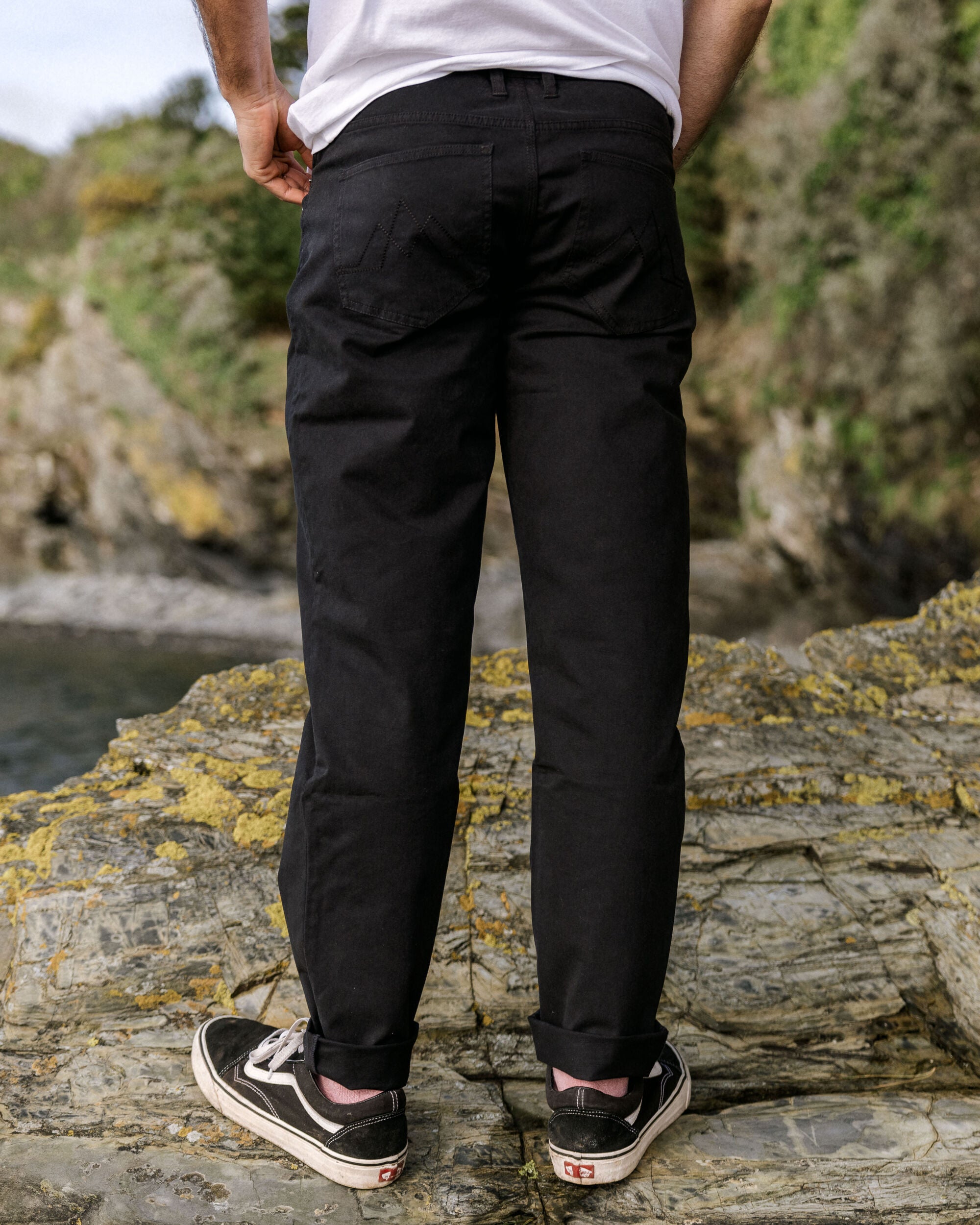 365 5 Pocket Trouser - Black - Lifestyle