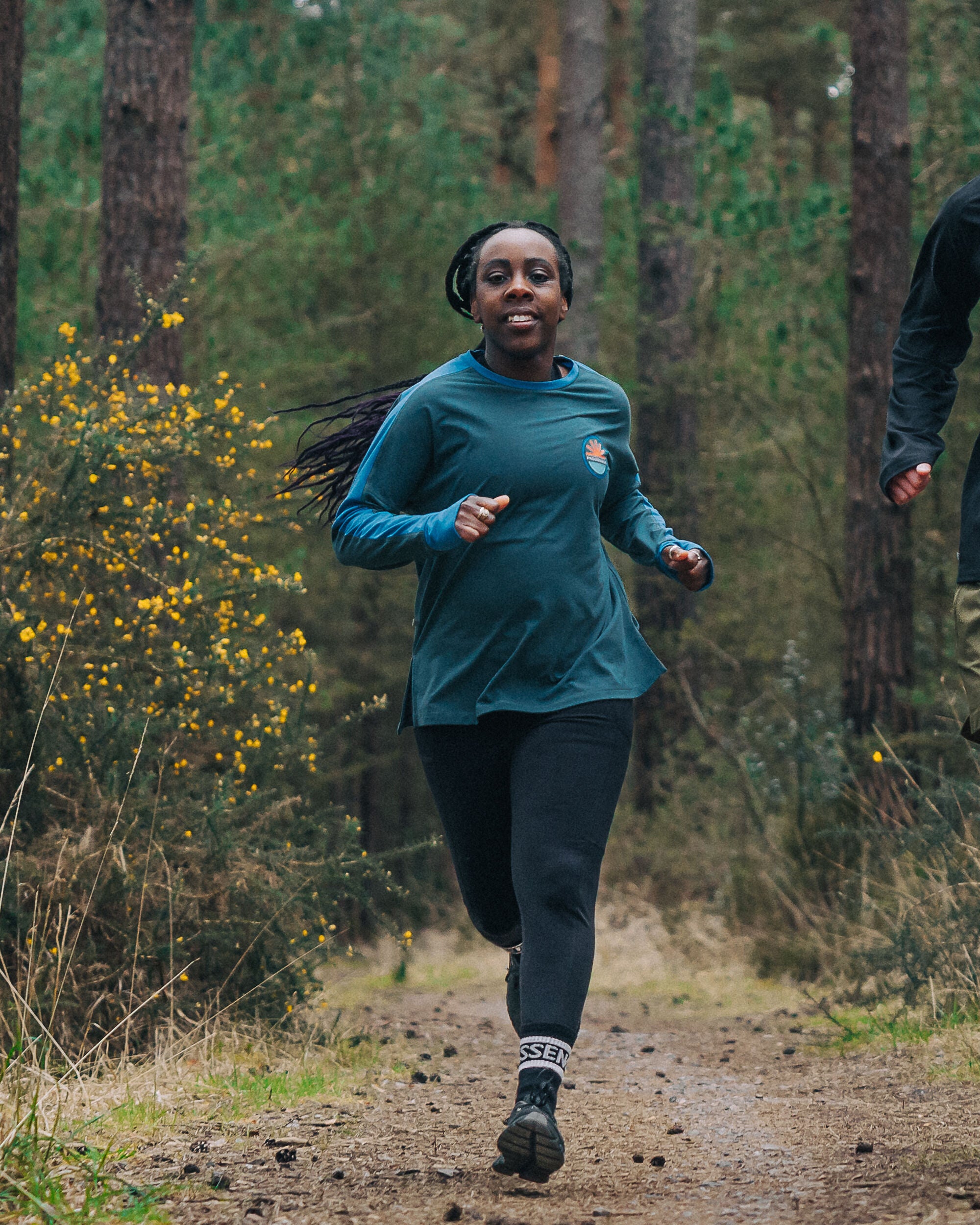 Chase The Light Drirelease® Active LS T-Shirt - Deep Ocean - Lifestyle