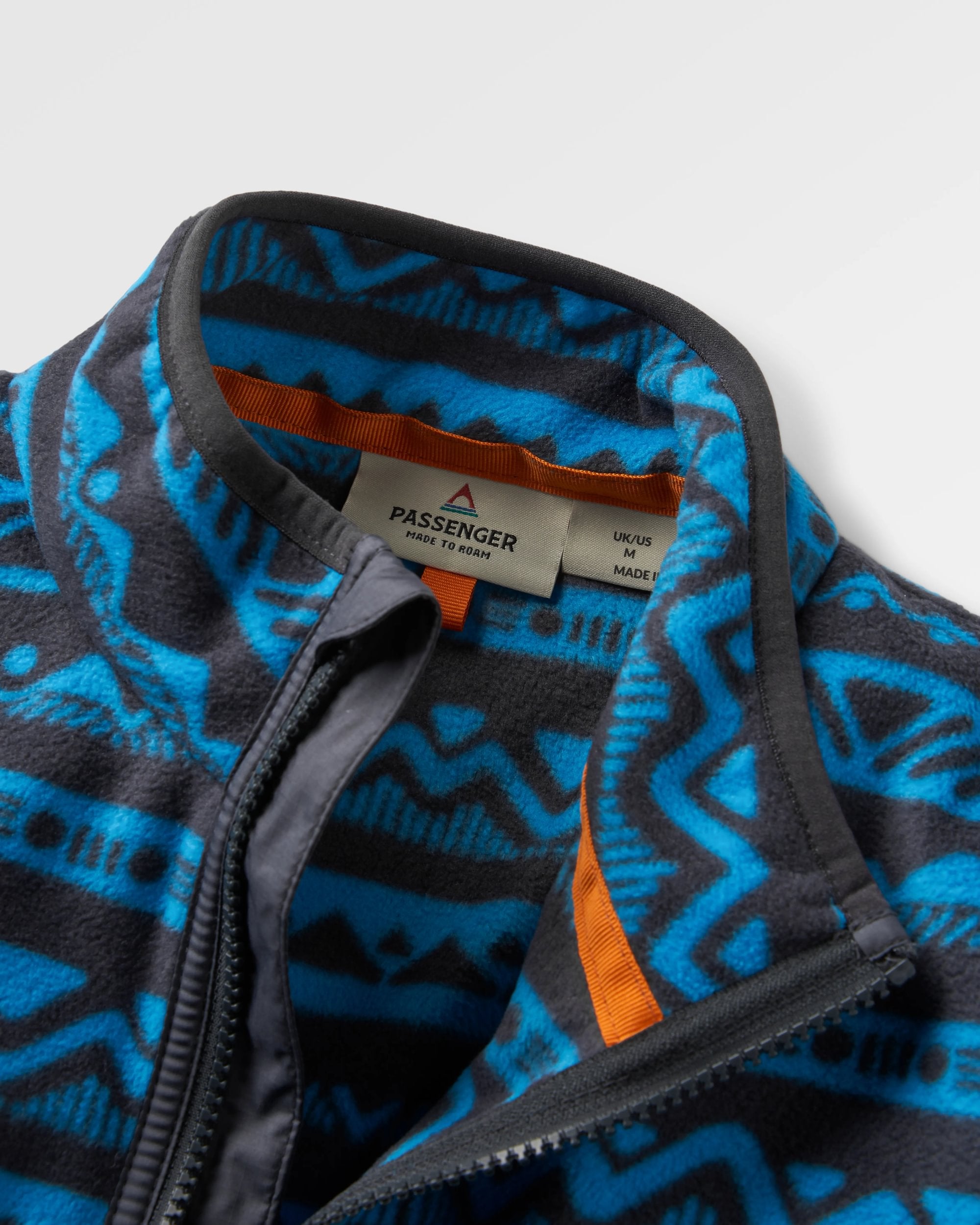 Set Off Recycled Polar 1/4 Zip Fleece - Mountain Geo Charcoal/Bluejay - Flatlay