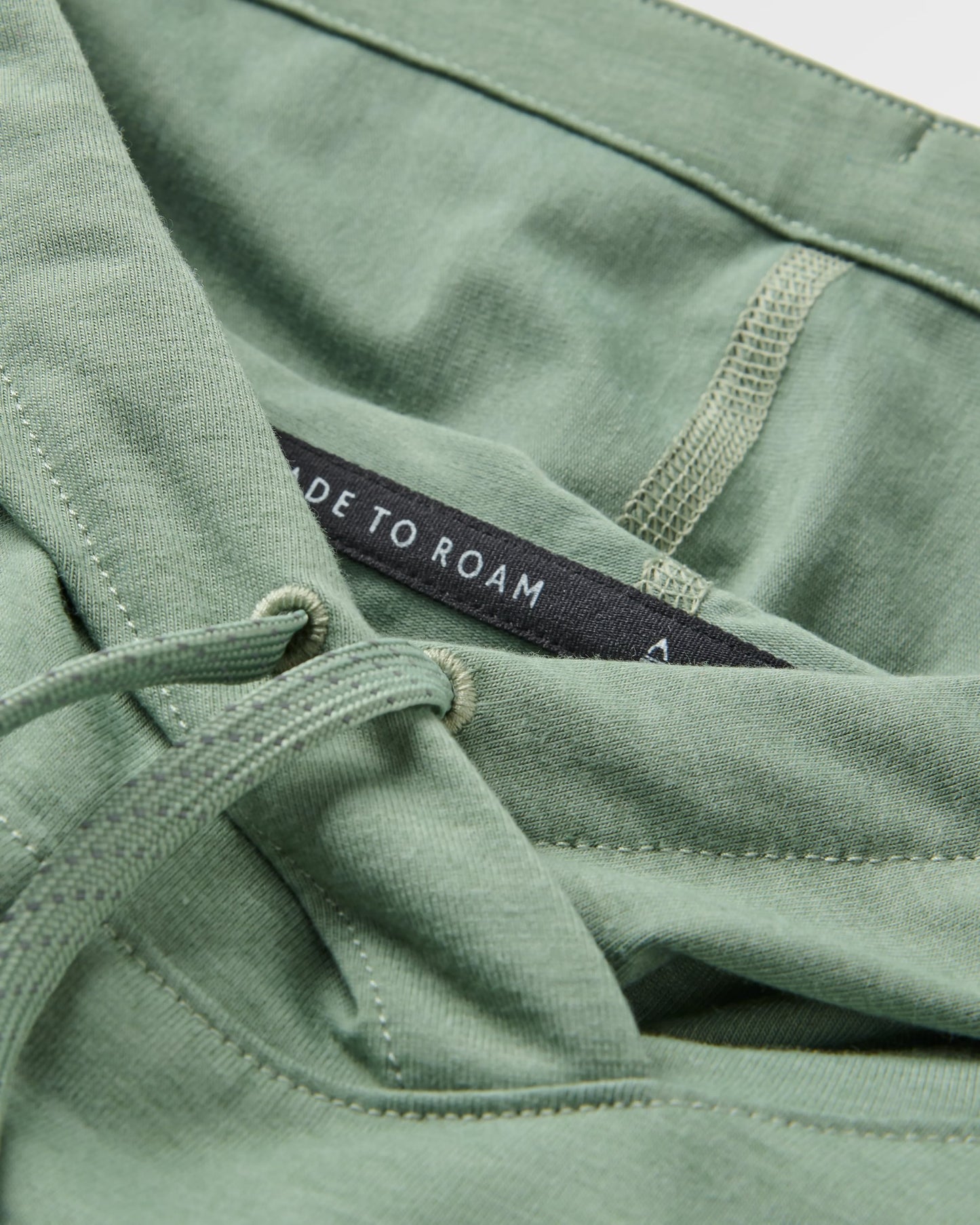 Roamscreen UPF50 Hoodie - Pistachio - Flatlay