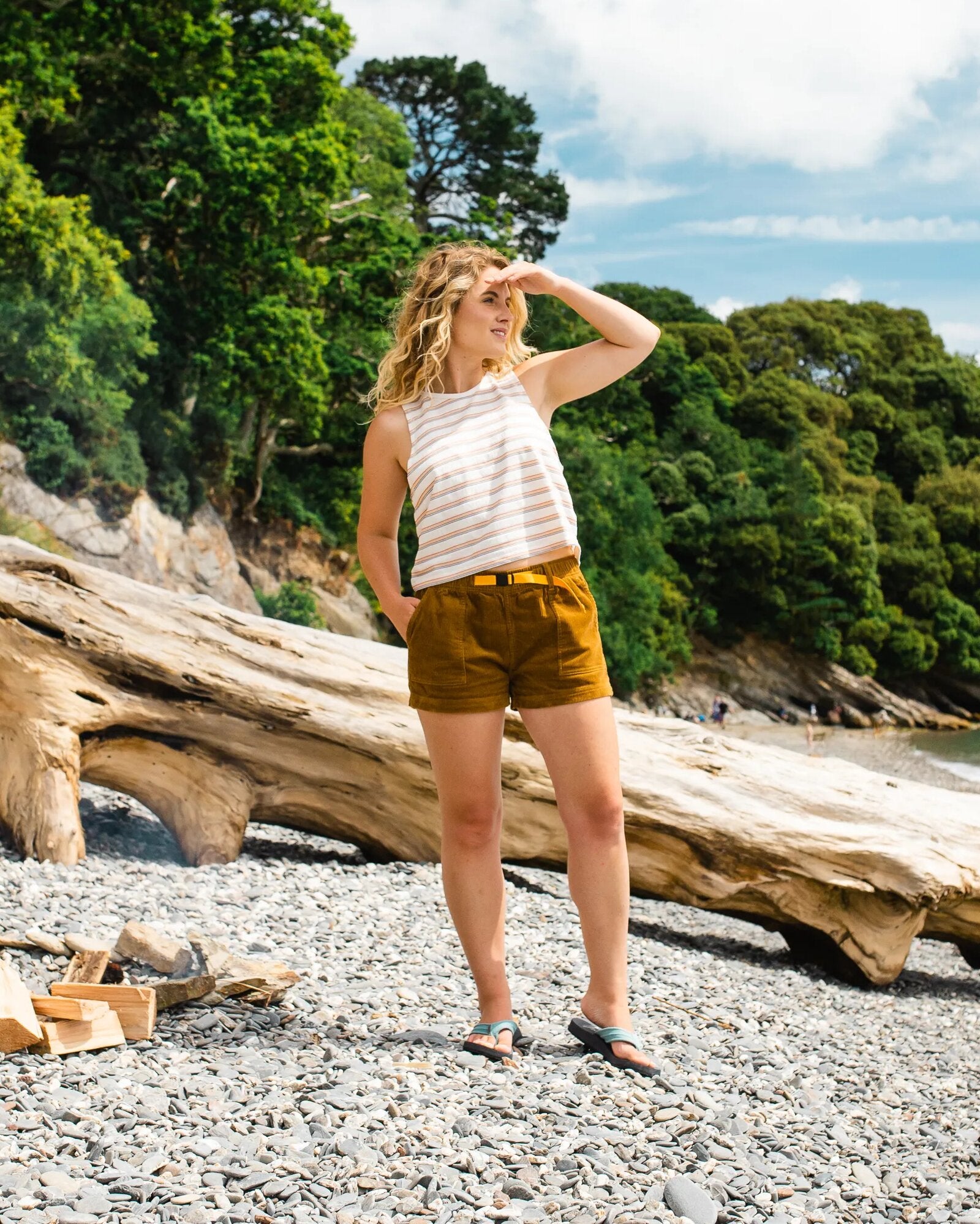 Del Sur Cord Short - Tapenade - Lifestyle