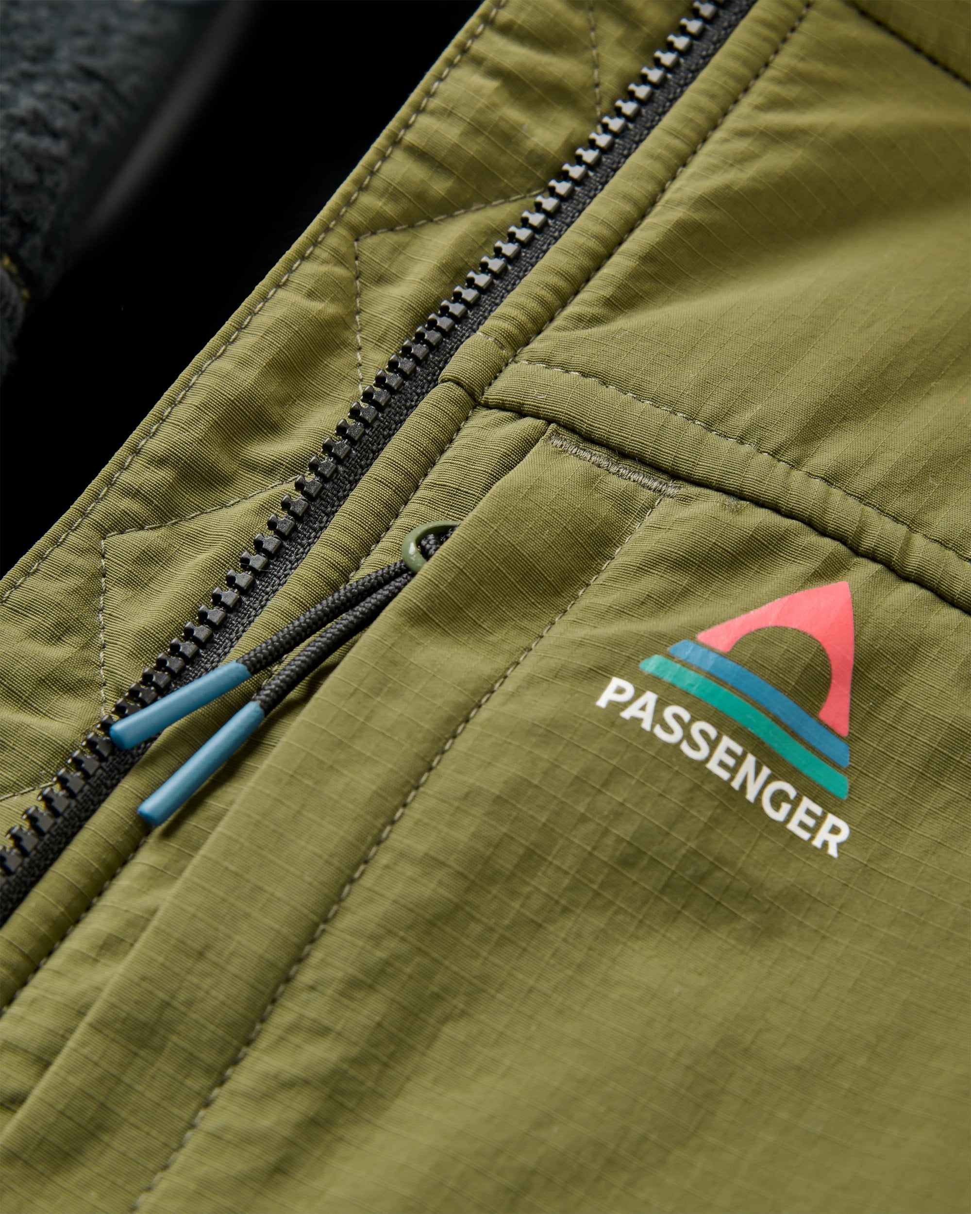 Venturescape Men's Recycled Fleece - Black/Khaki - Flatlay