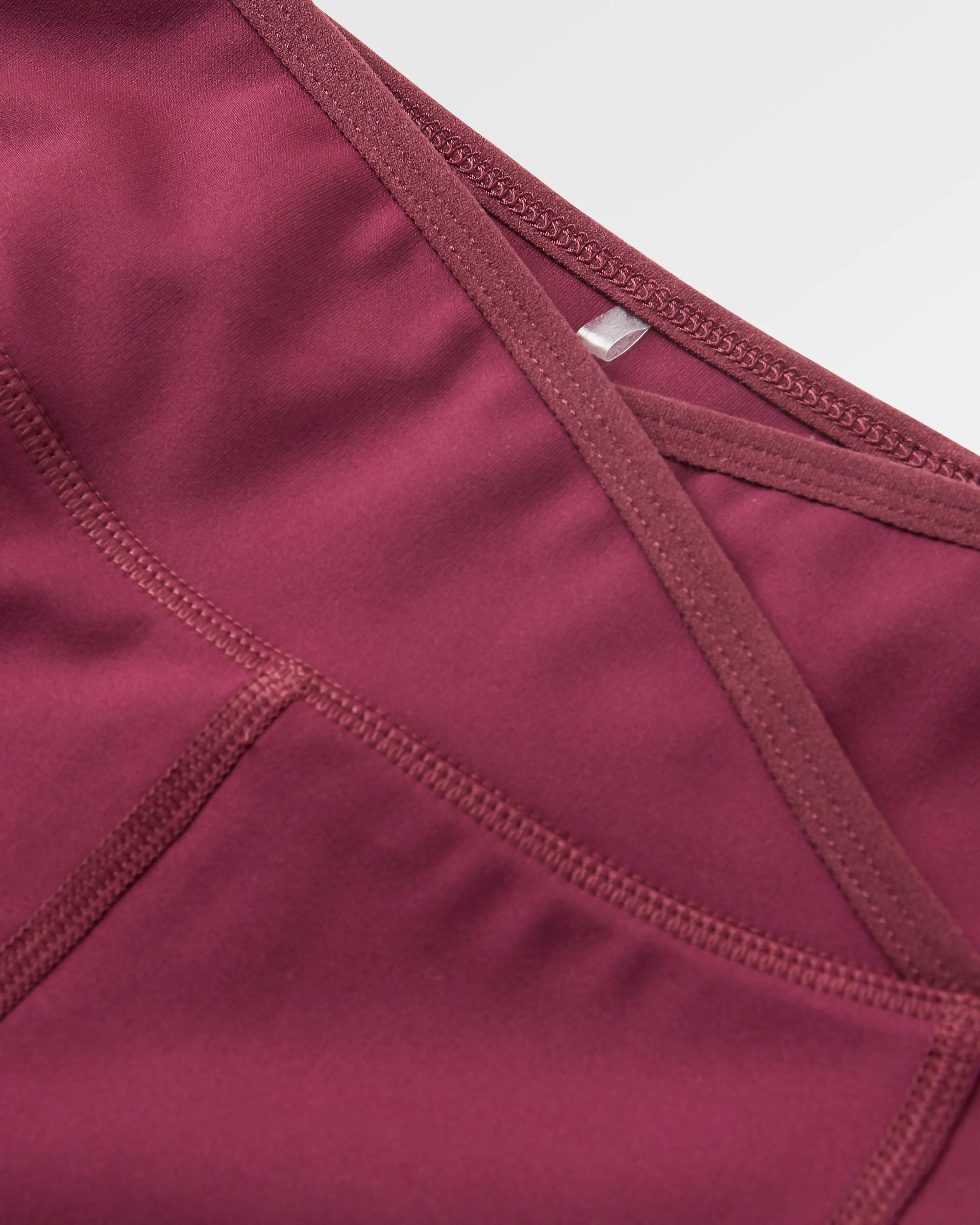 Mantra Recycled Active Legging - Fig - Flatlay