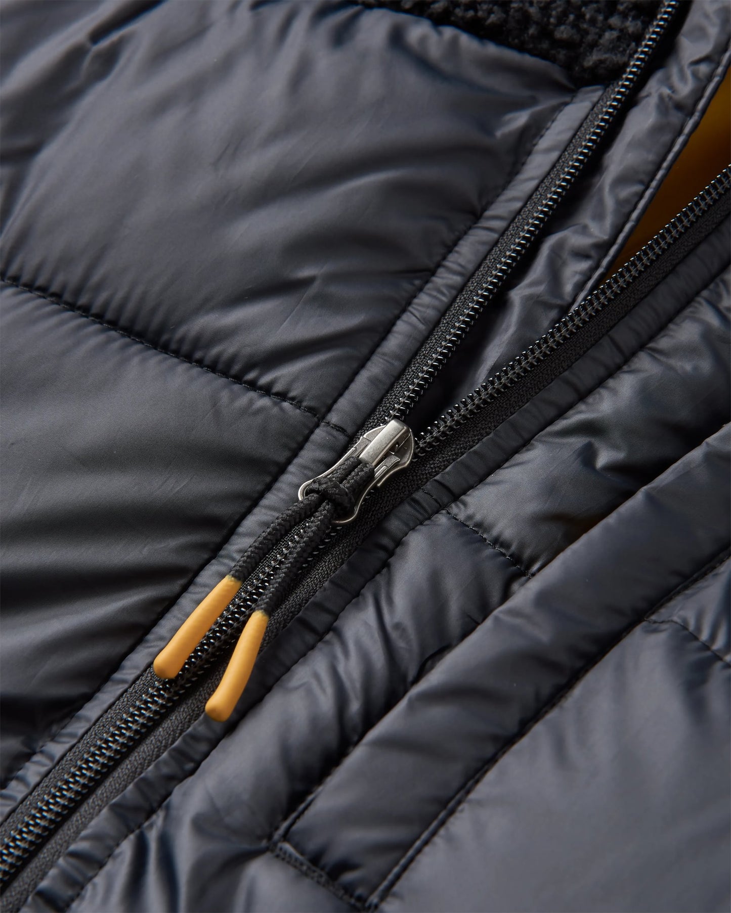 Elowen Hooded Recycled Insulated Jacket - Black