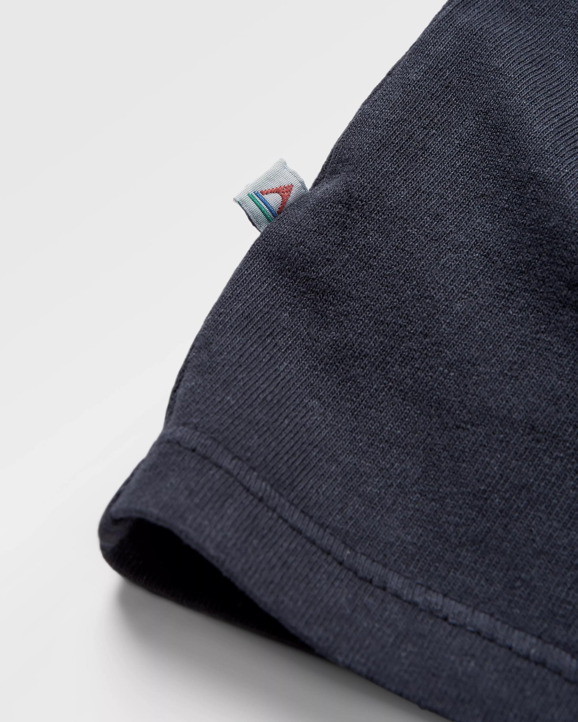 Brews & Views T-Shirt Passenger X Brewgooder - Black - Flatlay