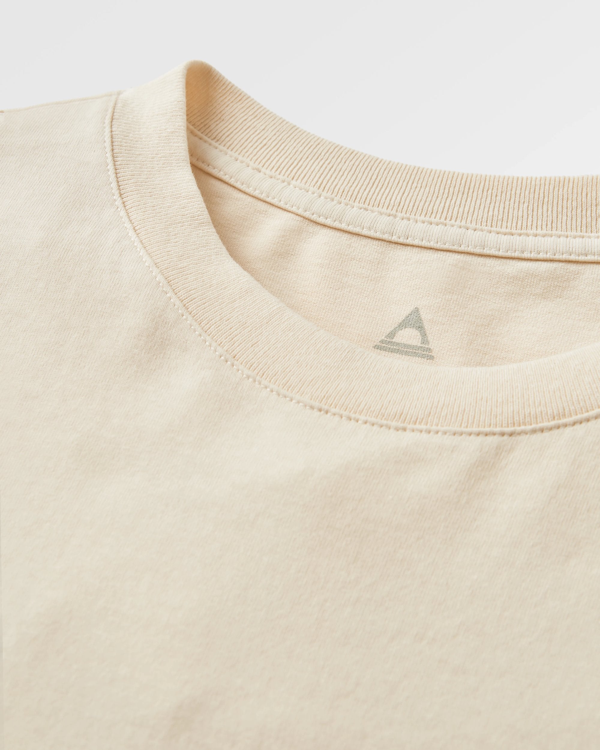 Dune Men's Recycled Cotton T-Shirt - Birch - Flatlay