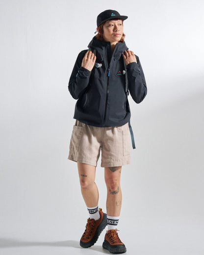 Trailscape Light Women's Waterproof Jacket - Black - Studio Model