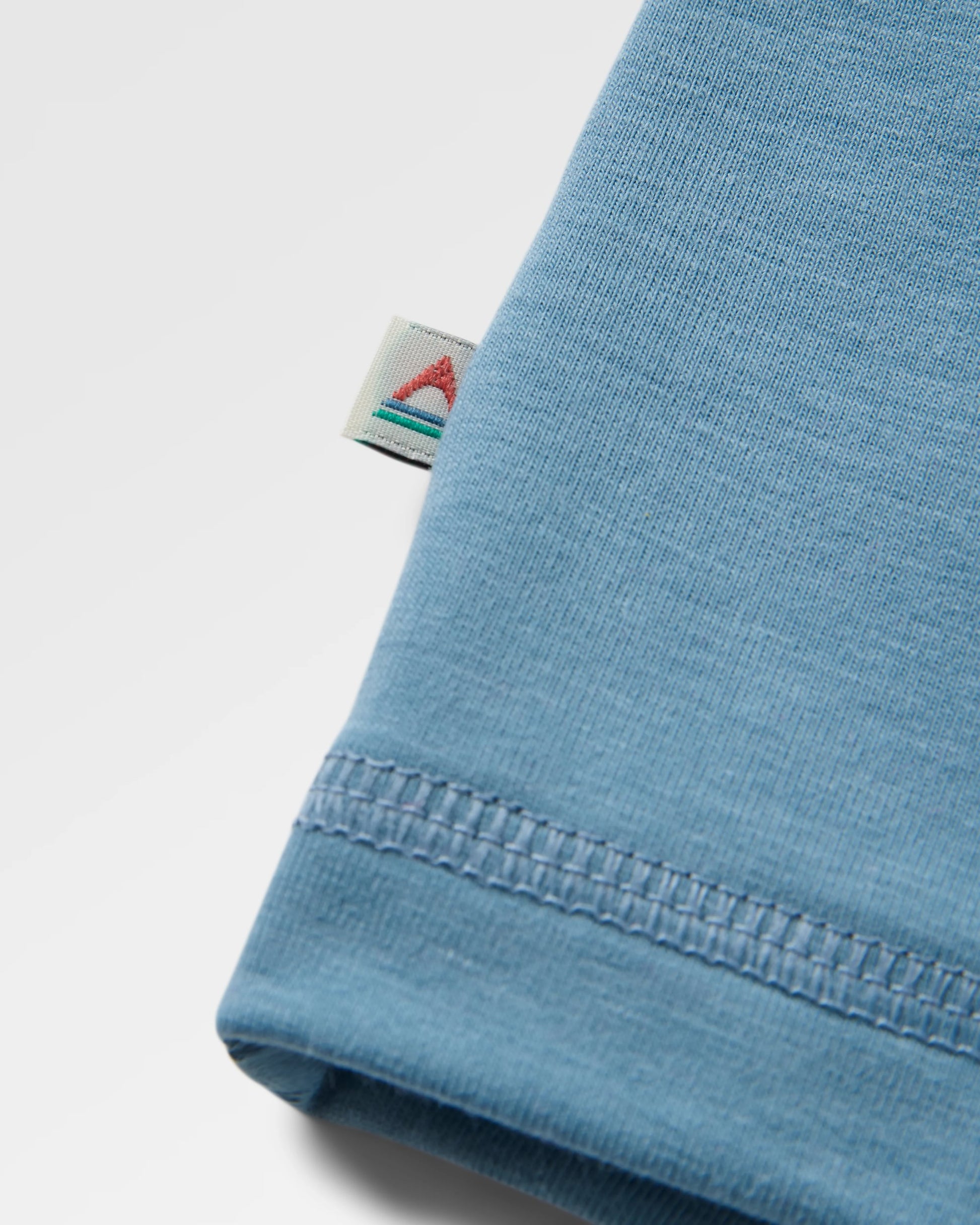 Roamscreen UPF50 LS T-Shirt - Faded Denim - Flatlay