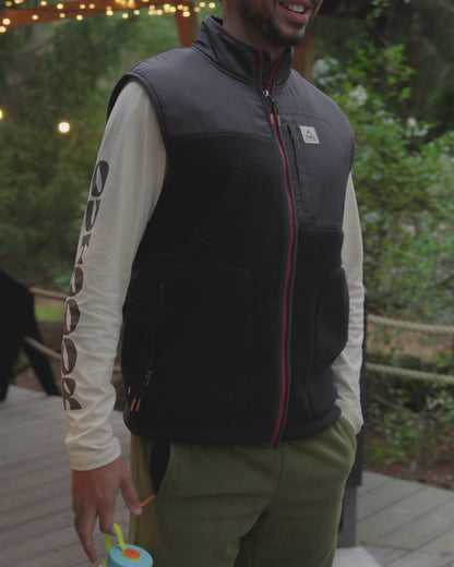 Offgrid Recycled Sherpa Fleece Vest - Black - Lifestyle