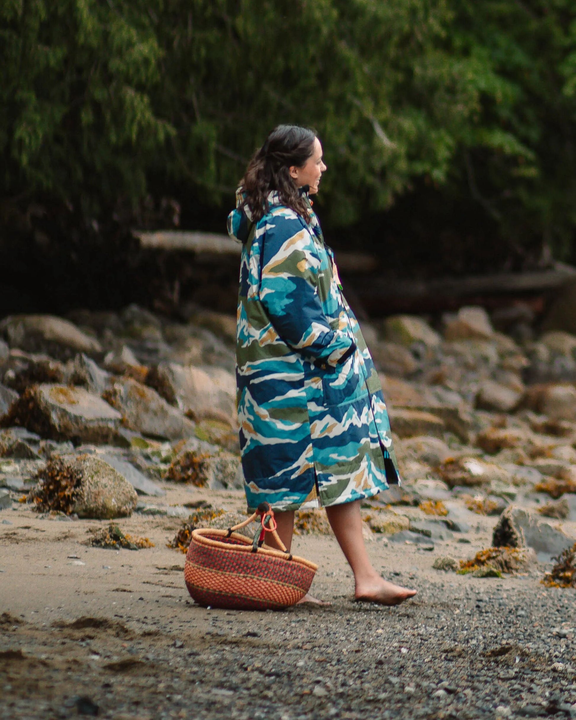 Womens_Waves Recycled Sherpa Lined Changing Robe - Mount Scenic Khaki - Lifestyle