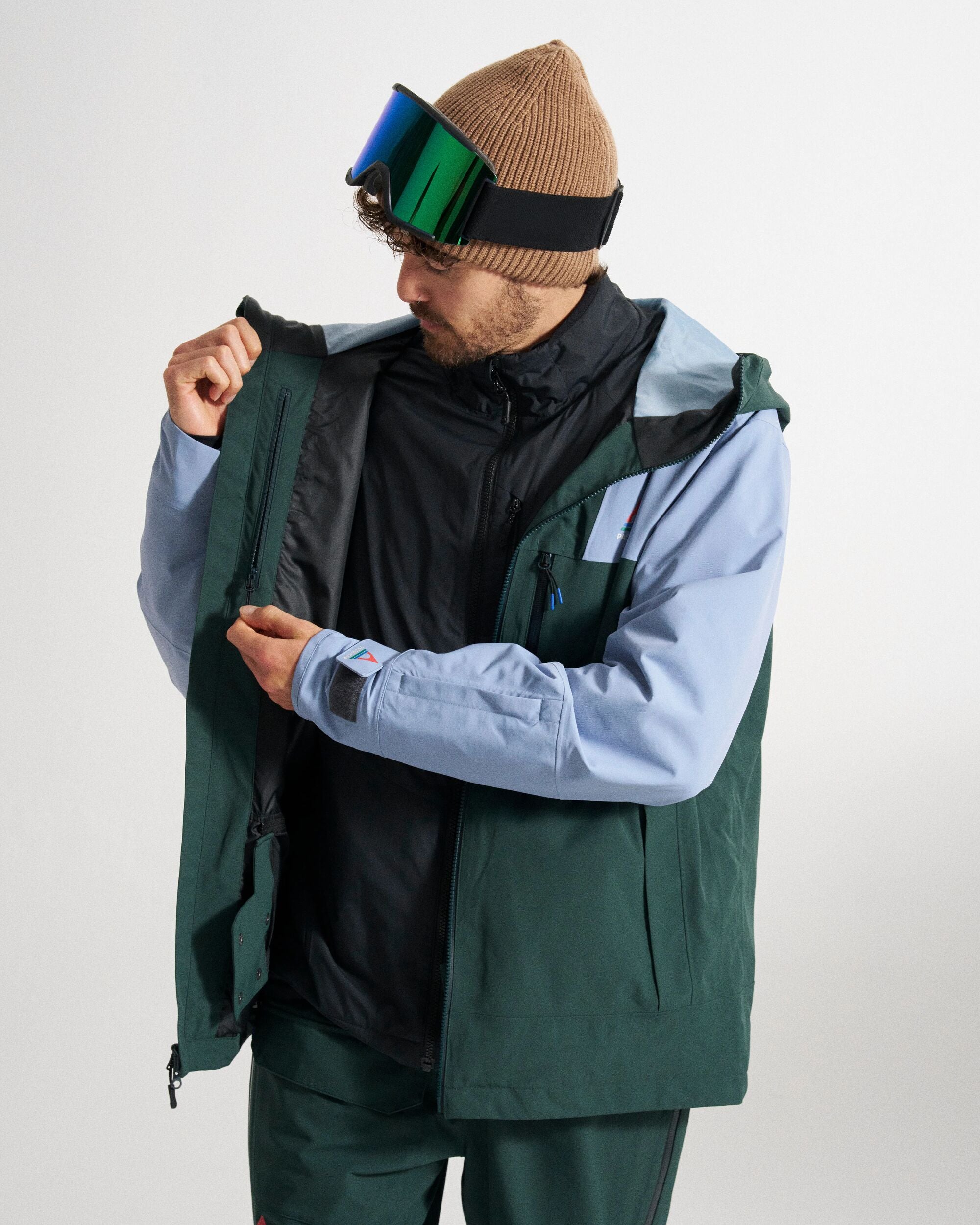 Snowscape Men's Recycled Jacket - Faded Denim/Dark Fern - Studio Model