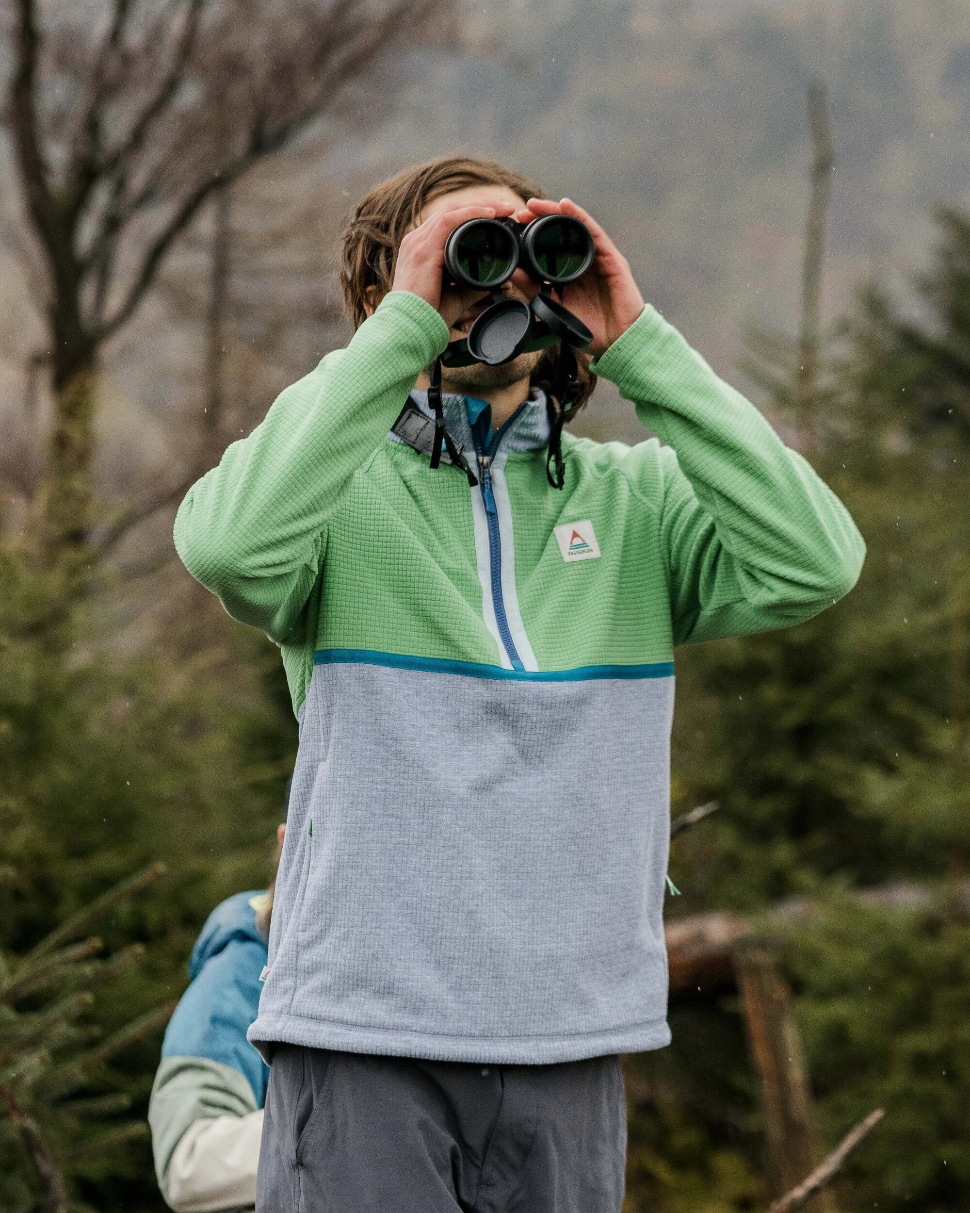 Overlook Recycled Grid Polar Fleece - Green Spruce/Grey Marl - Lifestyle